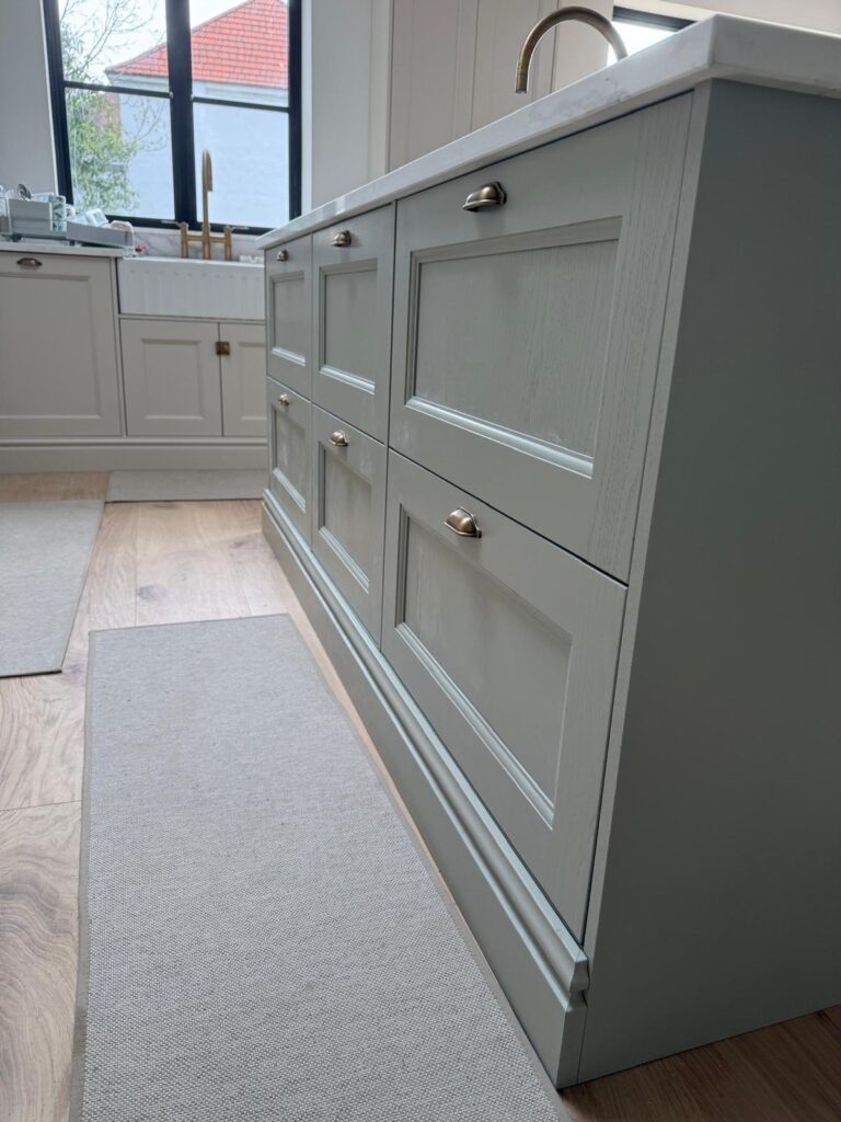 Shaker kitchen units fitted by kitchen fitters in Hammersmith W6